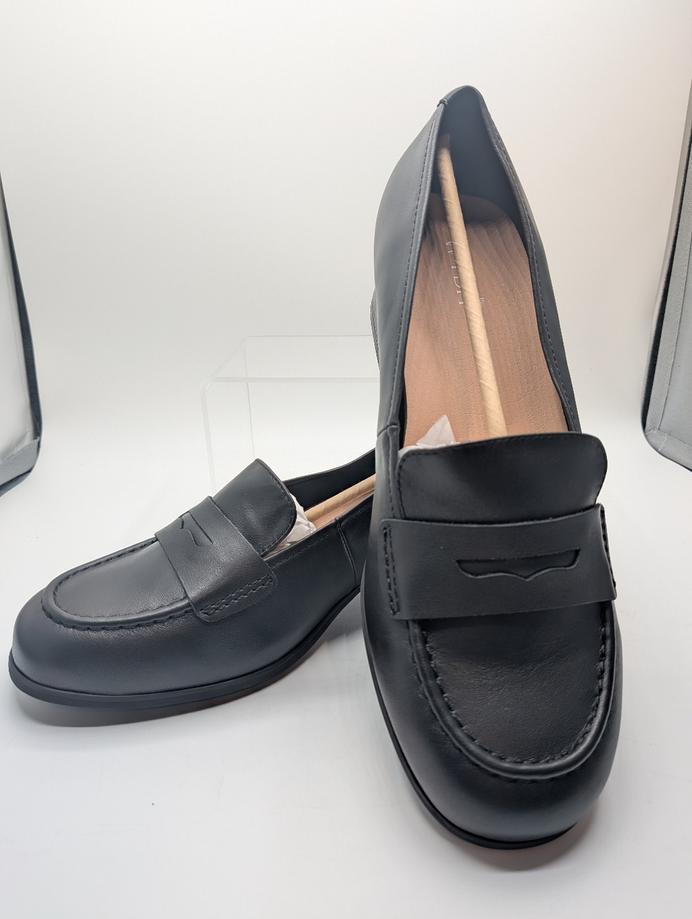 Low Heel Loafers NWB- 10WW-Black